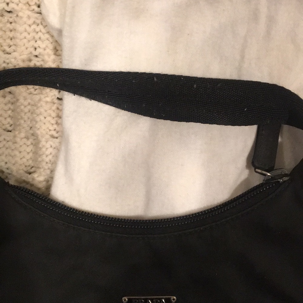 Prada - Picture 2 of 4